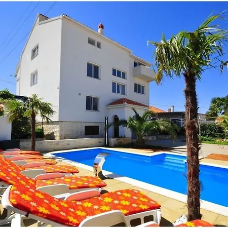 アパート Modernes Mit Pool, Whirlpool, Sauna Und Balkon Fur 6 Personen, Klimatisiert *