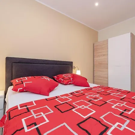 Modernes Mit Pool, Whirlpool, Sauna Und Balkon Fur 6 Personen, Klimatisiert *