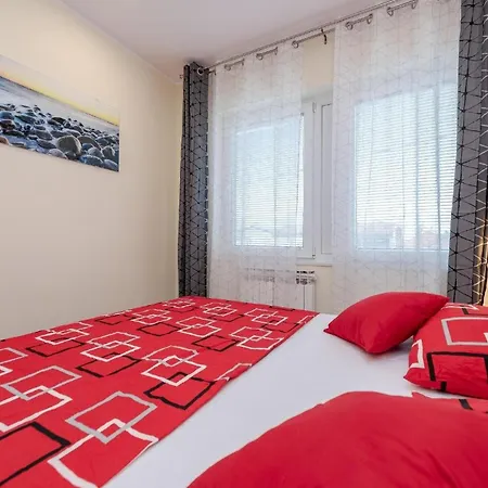 Appartement Modernes Mit Pool, Whirlpool, Sauna Und Balkon Fur 6 Personen, Klimatisiert *